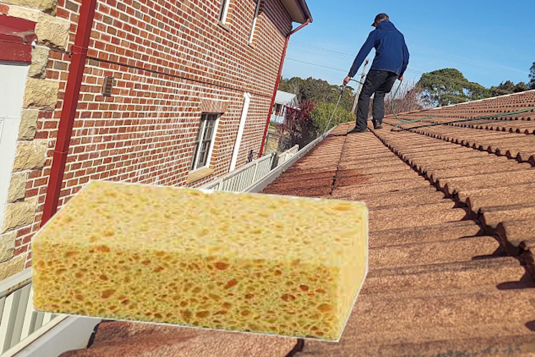 
An environmentally conscious gutter cleaning method is demonstrated in wollongong, as sponges replace hoses for efficiency.